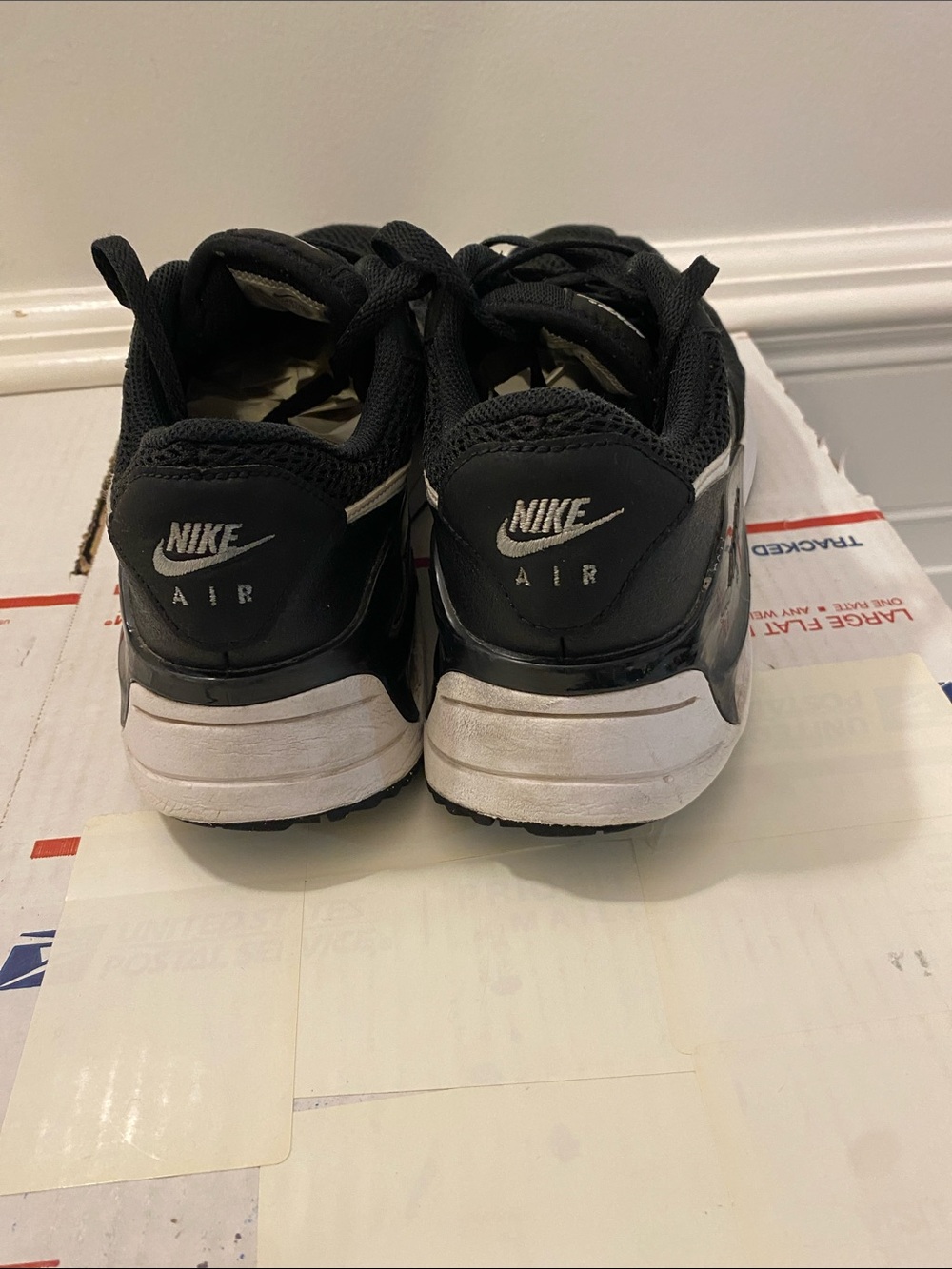 Nike Airmax size 9.5 Sneakers good condition - Picture 3 of 6
